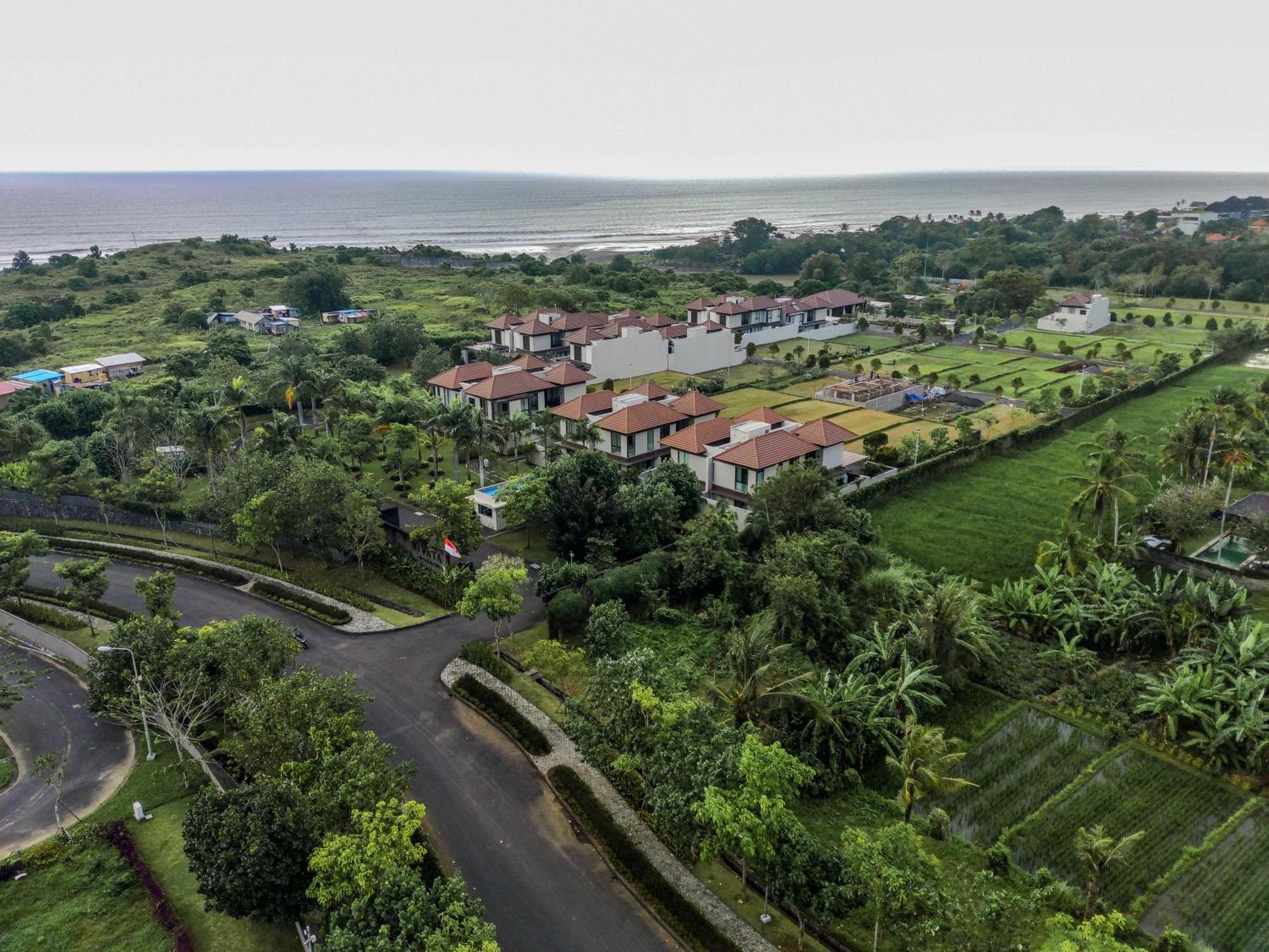 Nivata B2 Ciputra Beach Resort Near Tanah Lot Selemadeg Exterior foto
